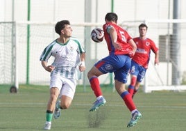Una acción del partido anterior disputado en Canterac entre Betis y NUmancia B.
