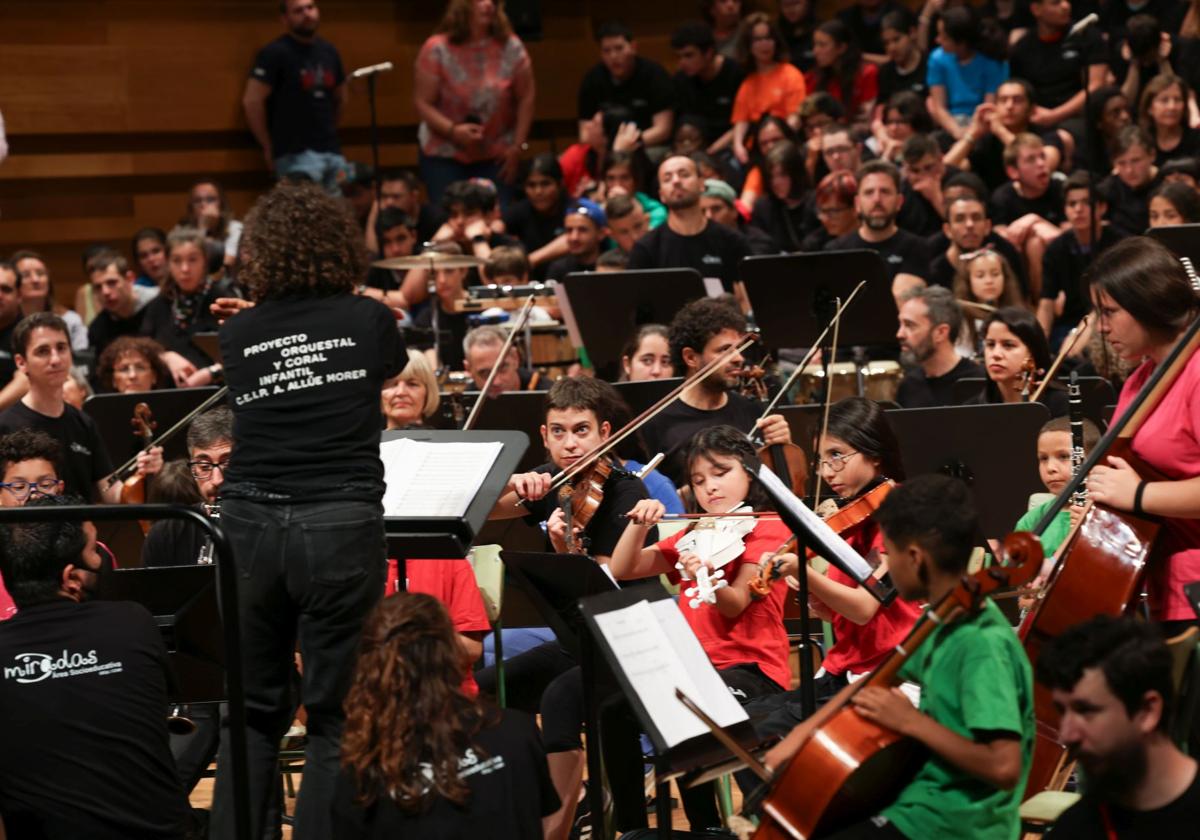 Música compartida entre niños y niñas con la OSCyL: de la batucada a Beethoven