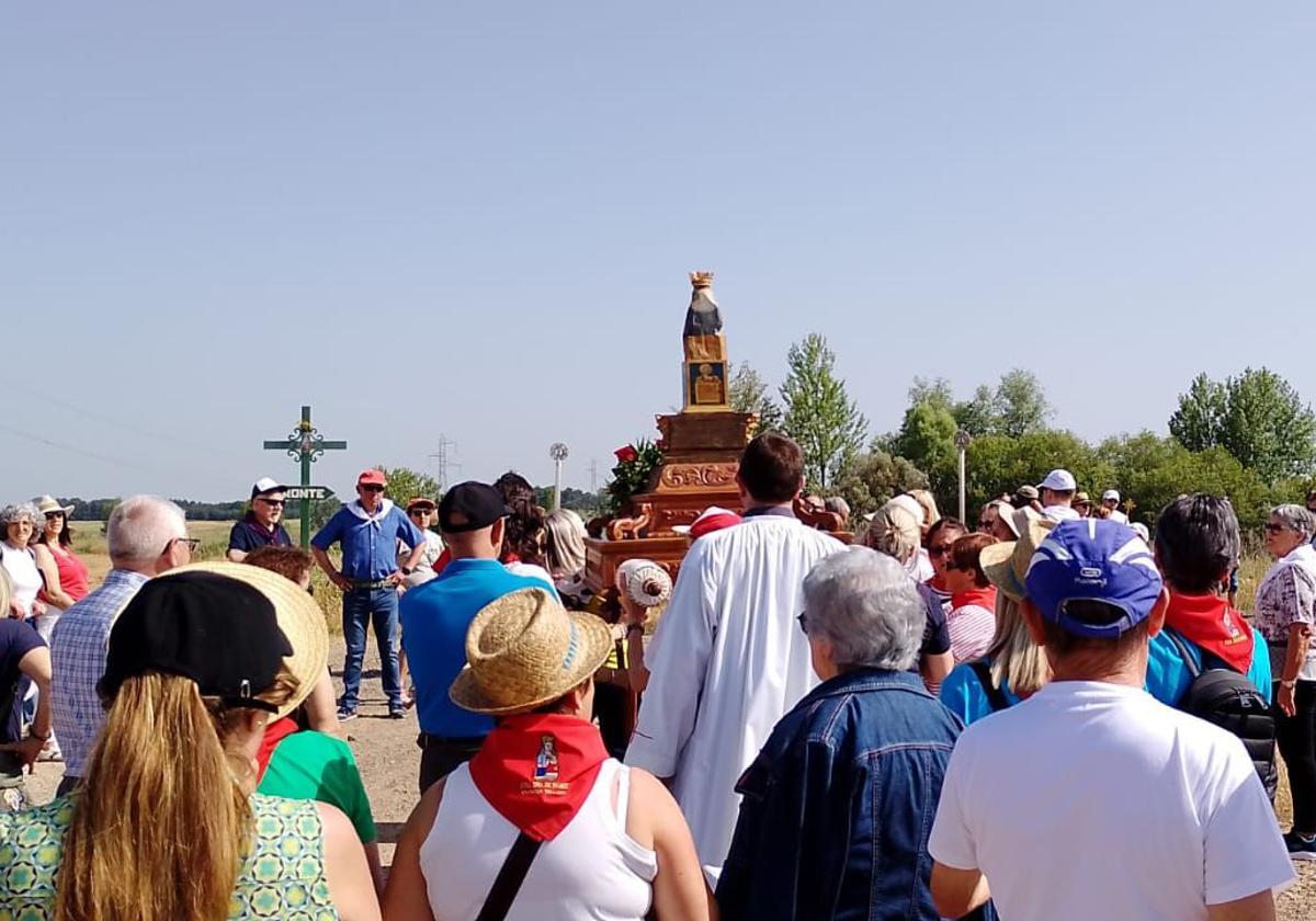 Osorno saca a la Virgen de Ronte en procesión con una profunda devoción