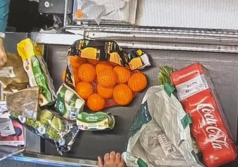 Investigados por llevarse ocultos productos valorados en 300 euros de un supermercado