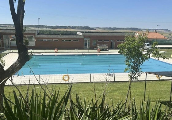 Piscina municipal de Portillo, ya lista para su apertura.
