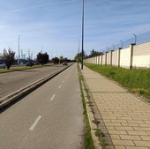 El nuevo tramo de carril bici se ha ejecutado por una senda tradicionalmente compartida por peatones y ciclistas