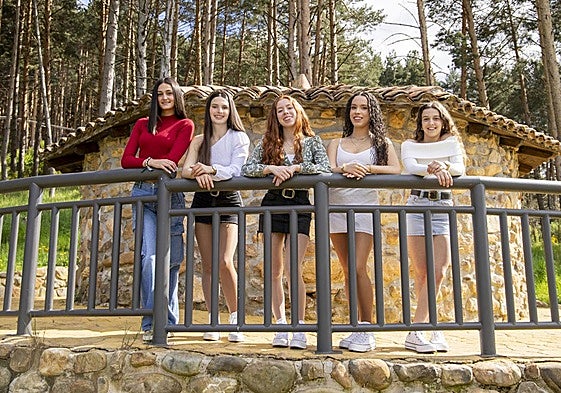 Sheila Muñiz, Miriam Laso, Emma Miguel, Isabella Brugos e Irene Guerra.