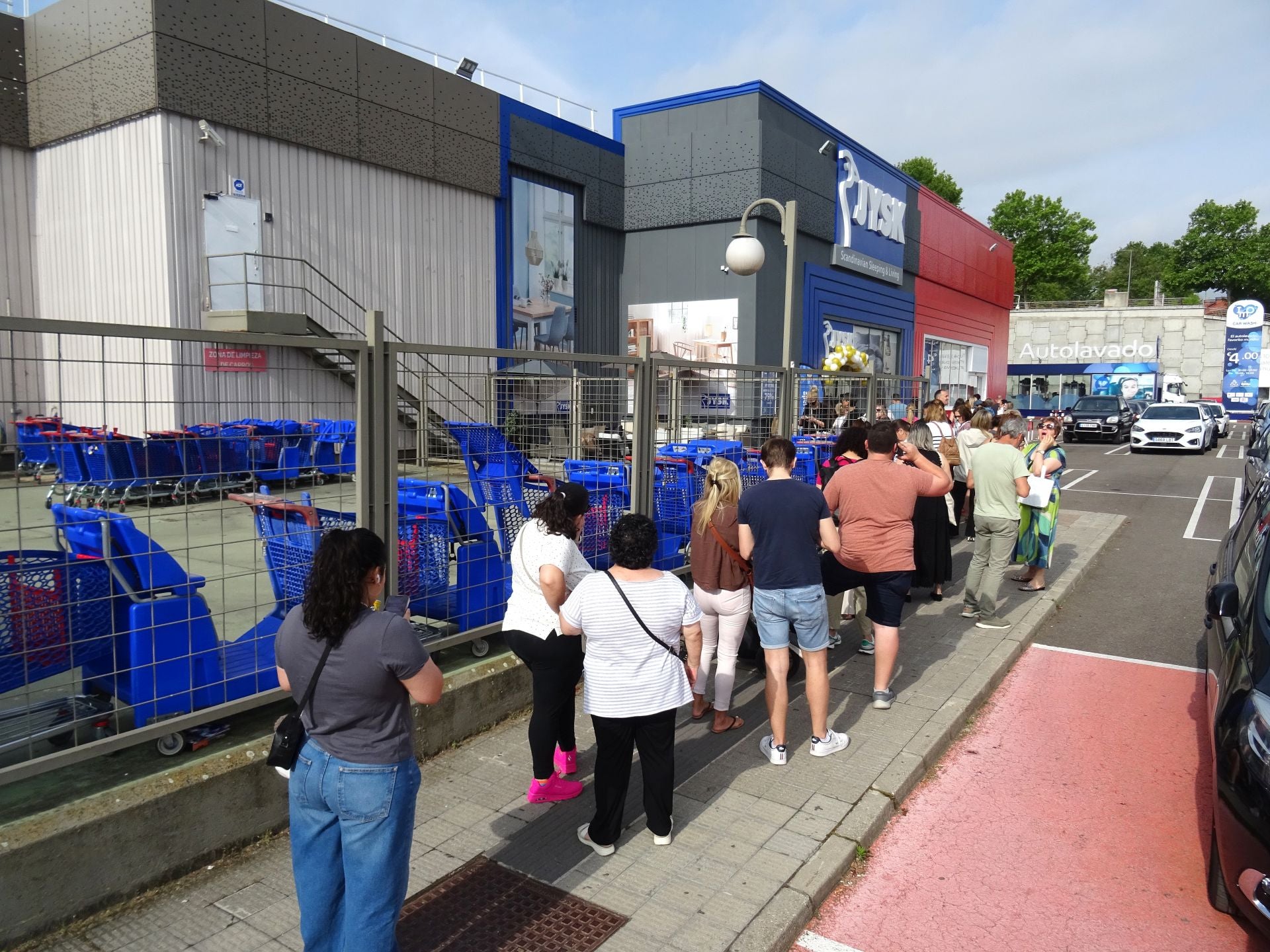Las fotos de la inauguración de la tienda de la cadena Jysk en Valladolid