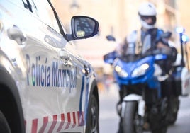 Trabajadores de un súper retienen a dos hombres que intentaron robar champú y jamón envasado