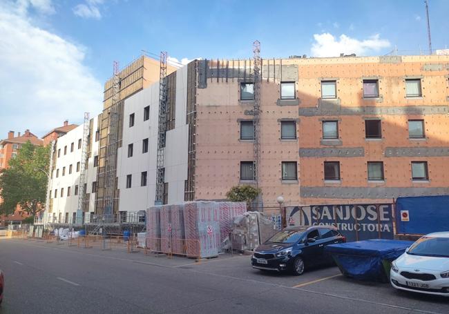 Renovación de la fachada de la residencia de mayores de Parquesol.