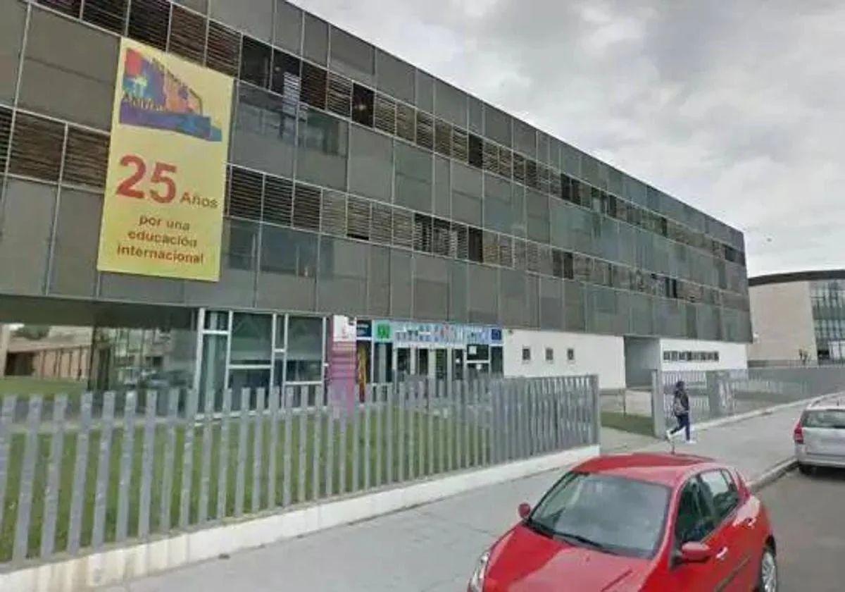 Fachada del IES Eras de Renueva.