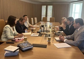 Reunión de la Comisión de Logística de la FAE con el comisionado del Gobierno para el Corredor Atlántico, José Antonio Sebastián Ruiz.