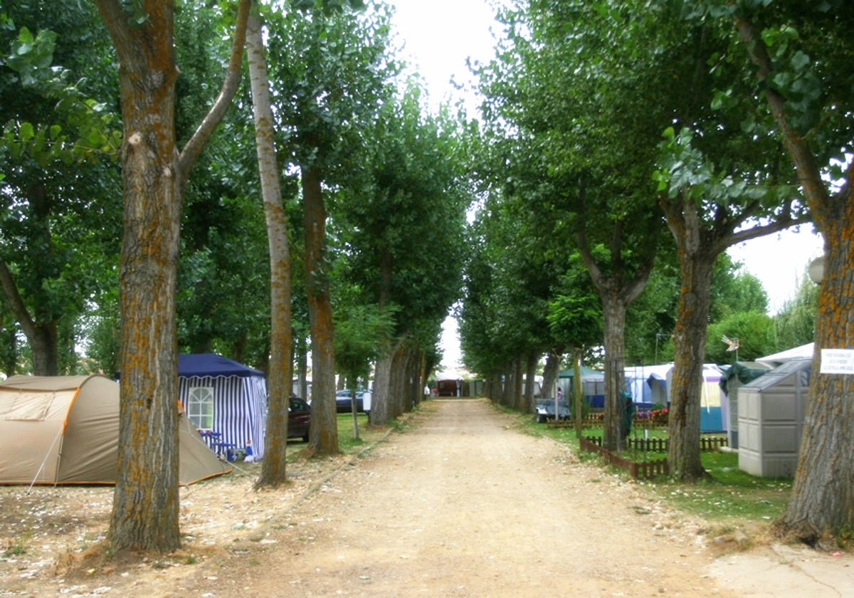 Camping Palazuelo, en Villamañán (León).