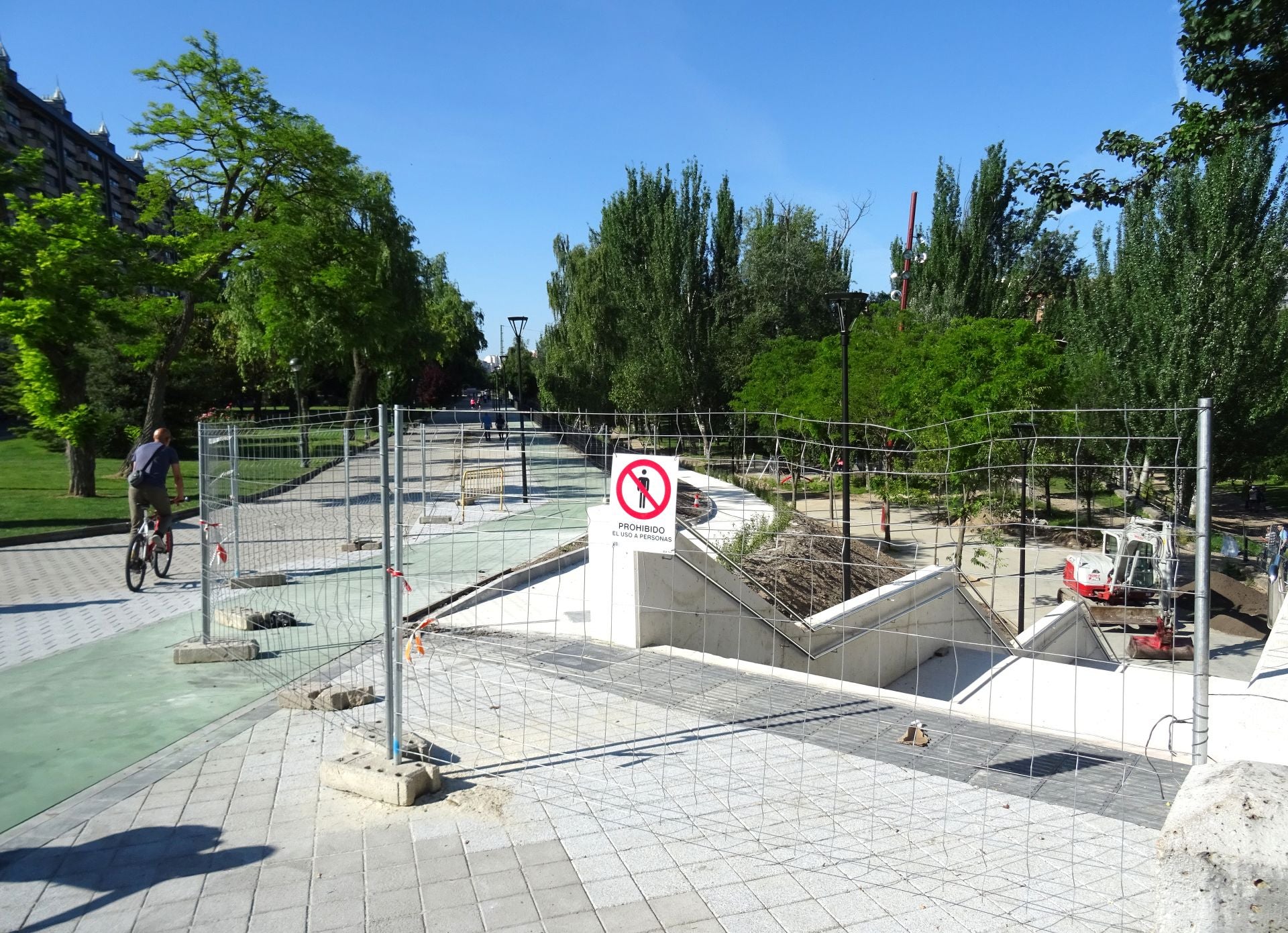 Las obras del carril bici de Isabel la Católica, en imágenes