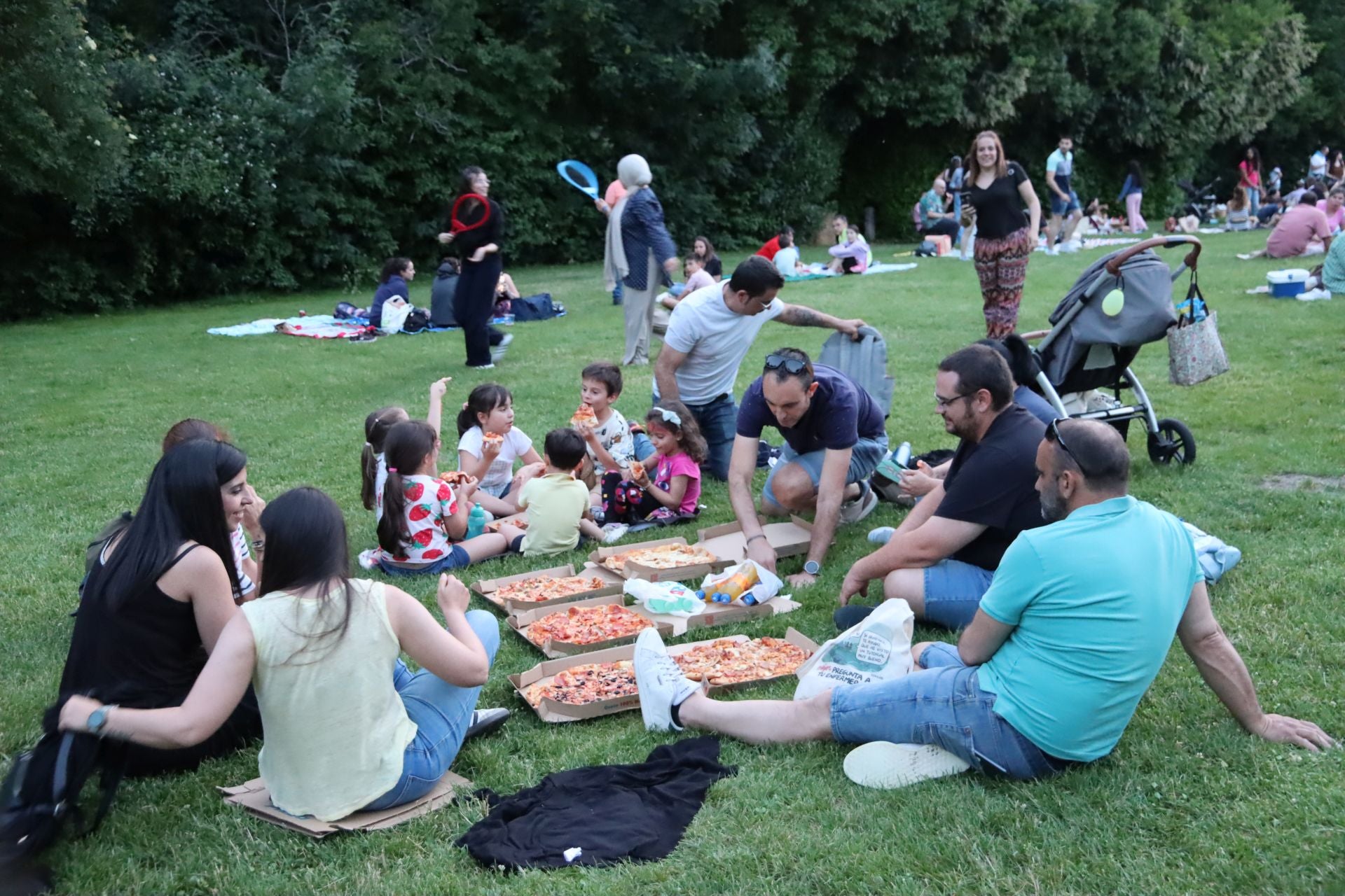 El espectáculo de drones por el Picnic Day, en imágenes