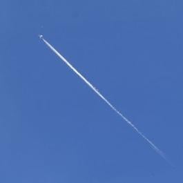 La estela del avión