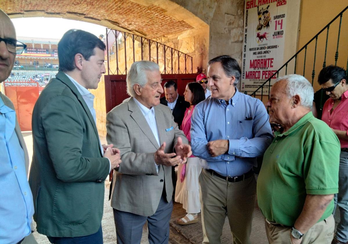Imagen principal - Morante, esta tarde en la plaza de toros de Salamanca