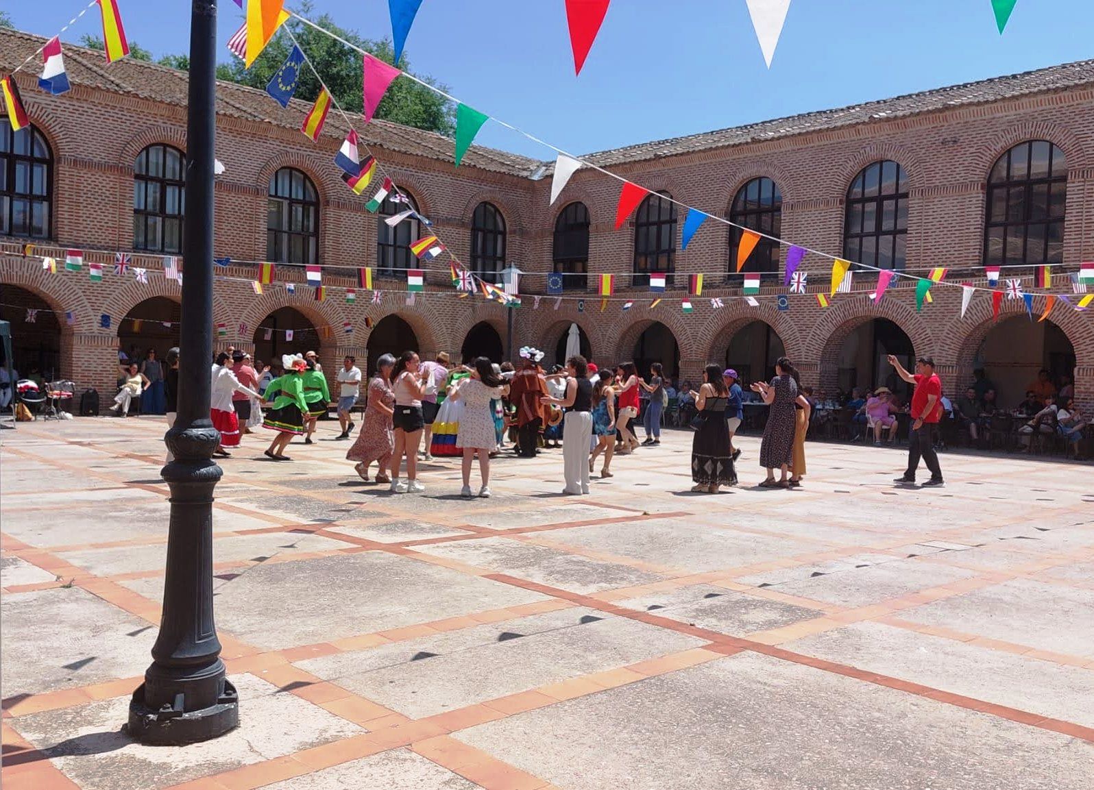 La fiesta gastronómica y multicultural de Olmedo, en imágenes