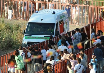 Ambulancias junto a la plaza de La Flecha.