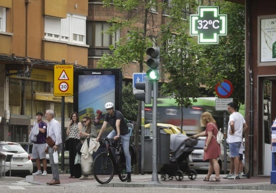 Un termómetro de Valladolid marca 32 grados, hace unos días.