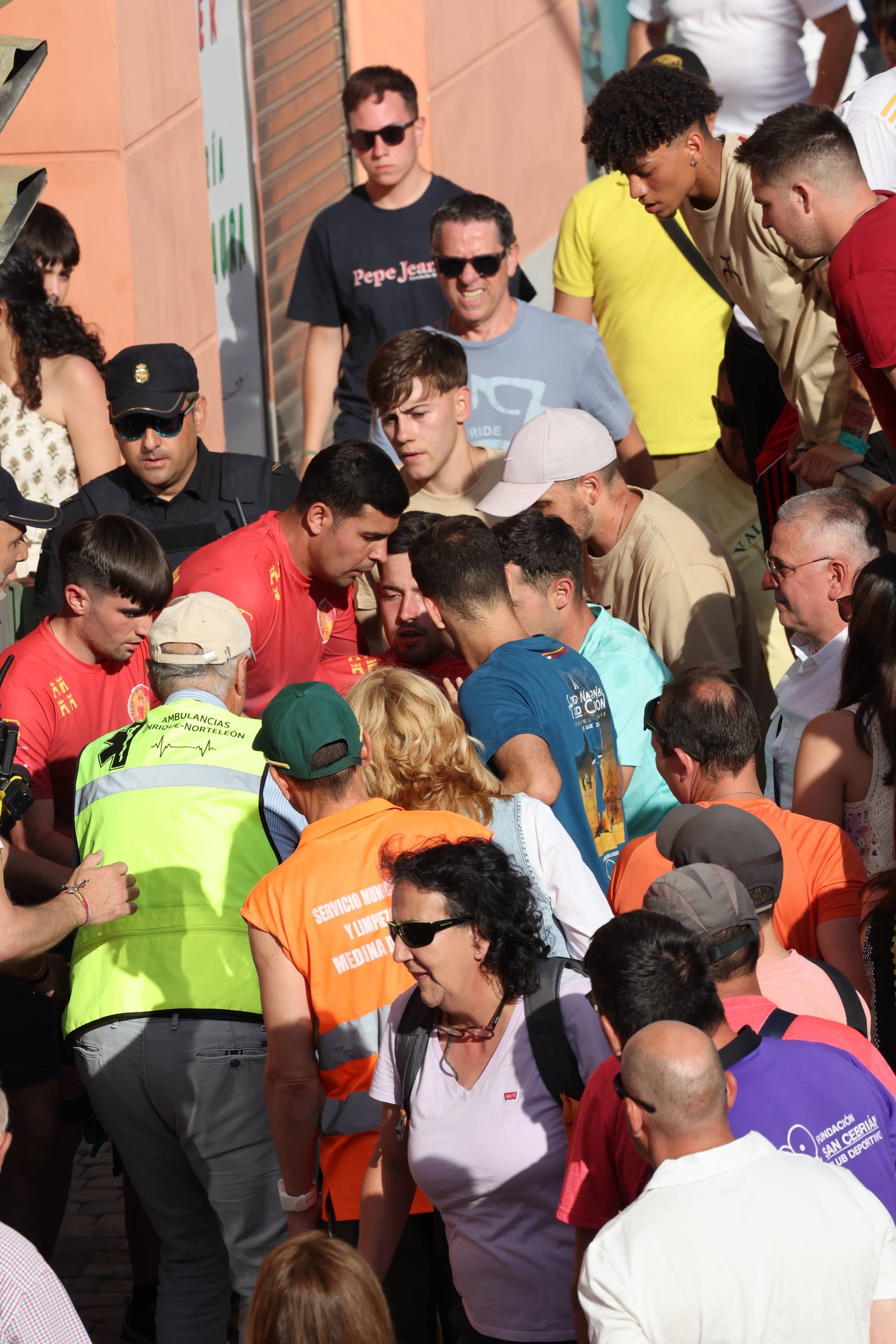Las imágenes de la espectacular cogida en el encierro de Medina