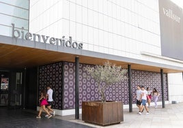 Imagen de archivo de acceso al centro comercial Vallsur.