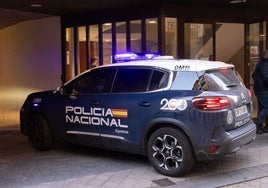 Vehículo de la Policía Nacional en Valladolid, en imagen de archivo.