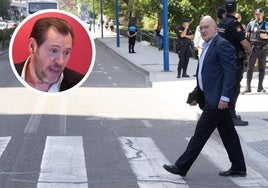 Jesús Julio Carnero, este martes, durante la inauguración del carril bici. En detalle, imagen de archivo de Óscar Puente.