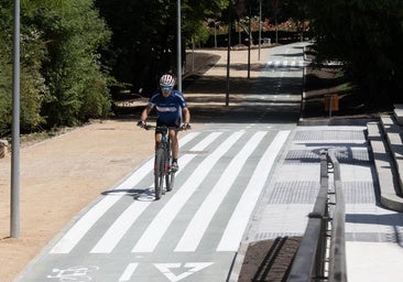 Las críticas al «carril cebra» de Isabel la Católica llenan las redes tras su inauguración