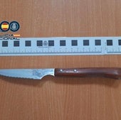 Cuchillo intervenido por la Policía tras la discusión en un piso.