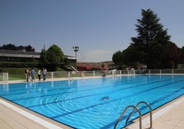 La piscina de Cuéllar, preparada para su apertura.