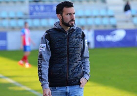 Álex Izquierdo durante su etapa como técnico en La Balastera.