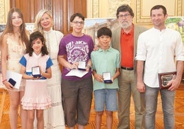 Los ganadores del 41º Concurso de Pintura Rápida San Pedro Regalado han recibido este jueves sus premios.