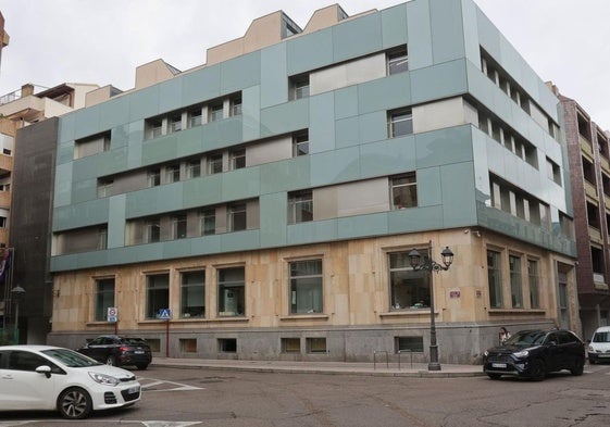 Edificio de los juzgados, antiguo Banco de España.