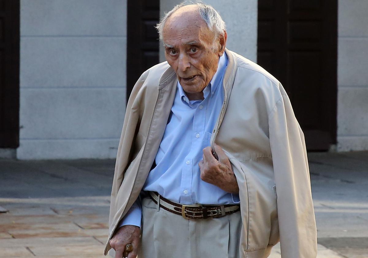Manuel Lozano, en la Plaza Mayor de Segovia, en el verano de 2024.
