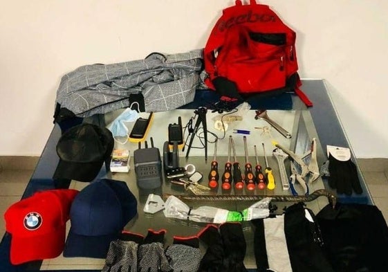 Material incautado tras la detención de las personas ahora absueltas.