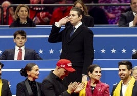 Barron Trump en el acto de investidura de su padre.