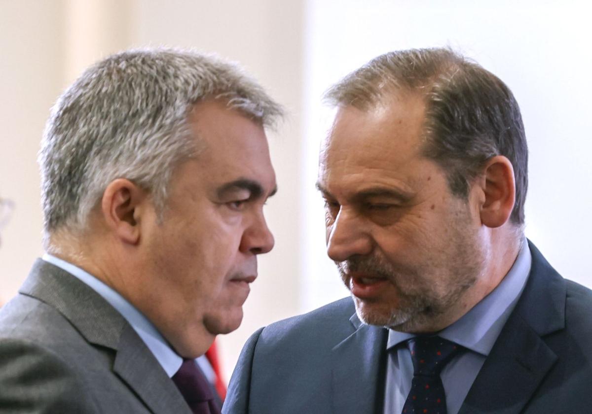Santos Cerdán (i) y José Luis Ábalos.