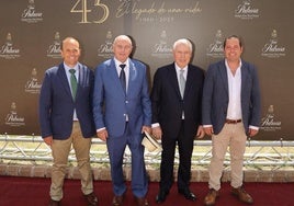 Los representantes de Viña Pedrosa durante la celebración del 45 aniversario.