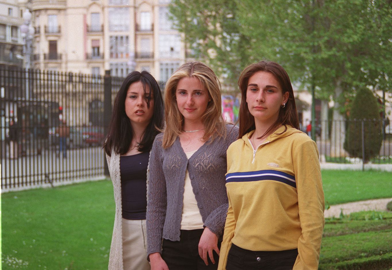 La reina y las damas de honor de las fiestas. Mayo de 1999.