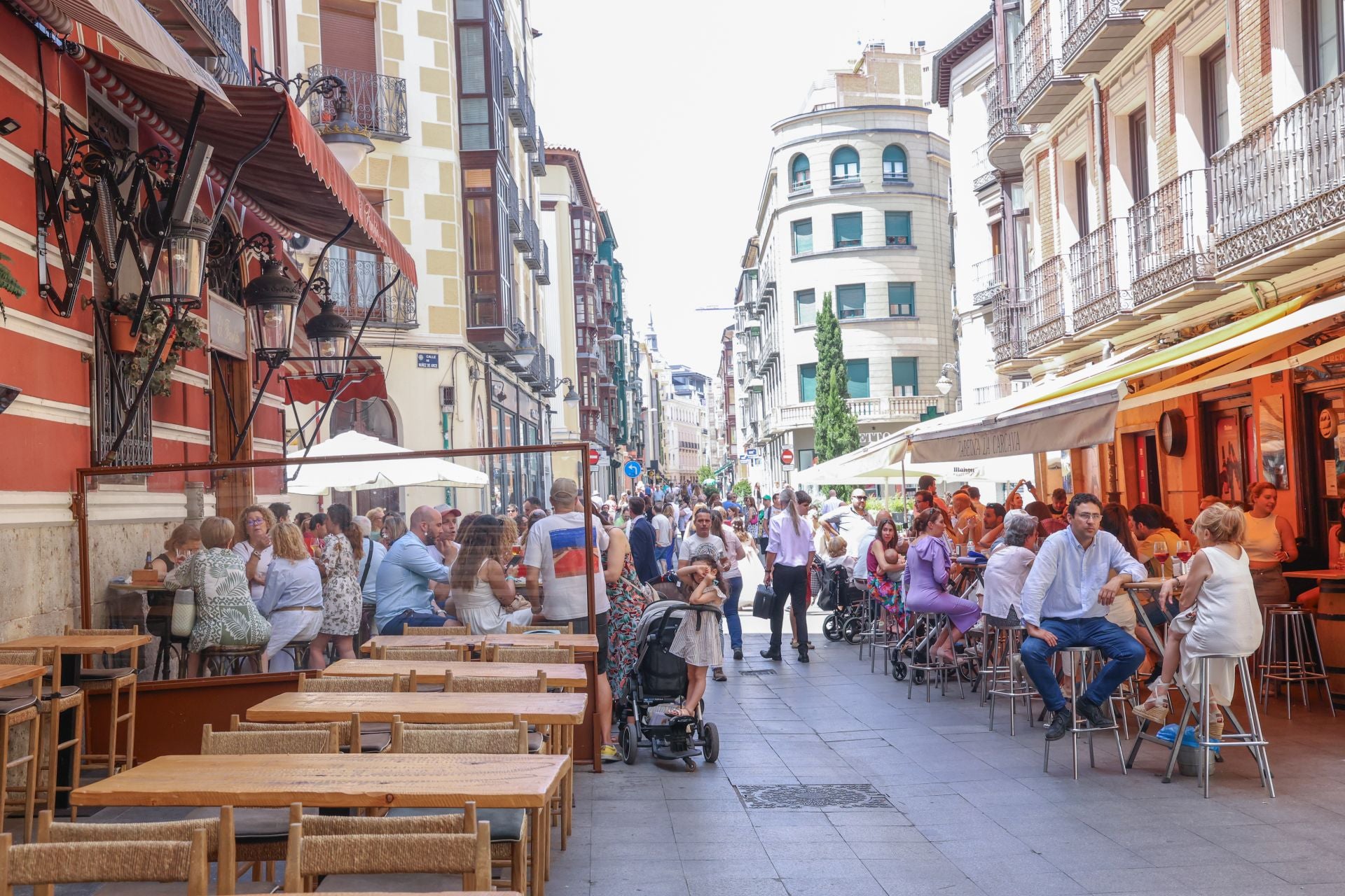 Ambiente en Valladolid a la hora del vermú el Día del Corpus