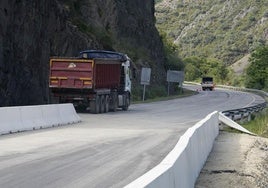 Carretera CL-631 en Páramos del Sil (León),