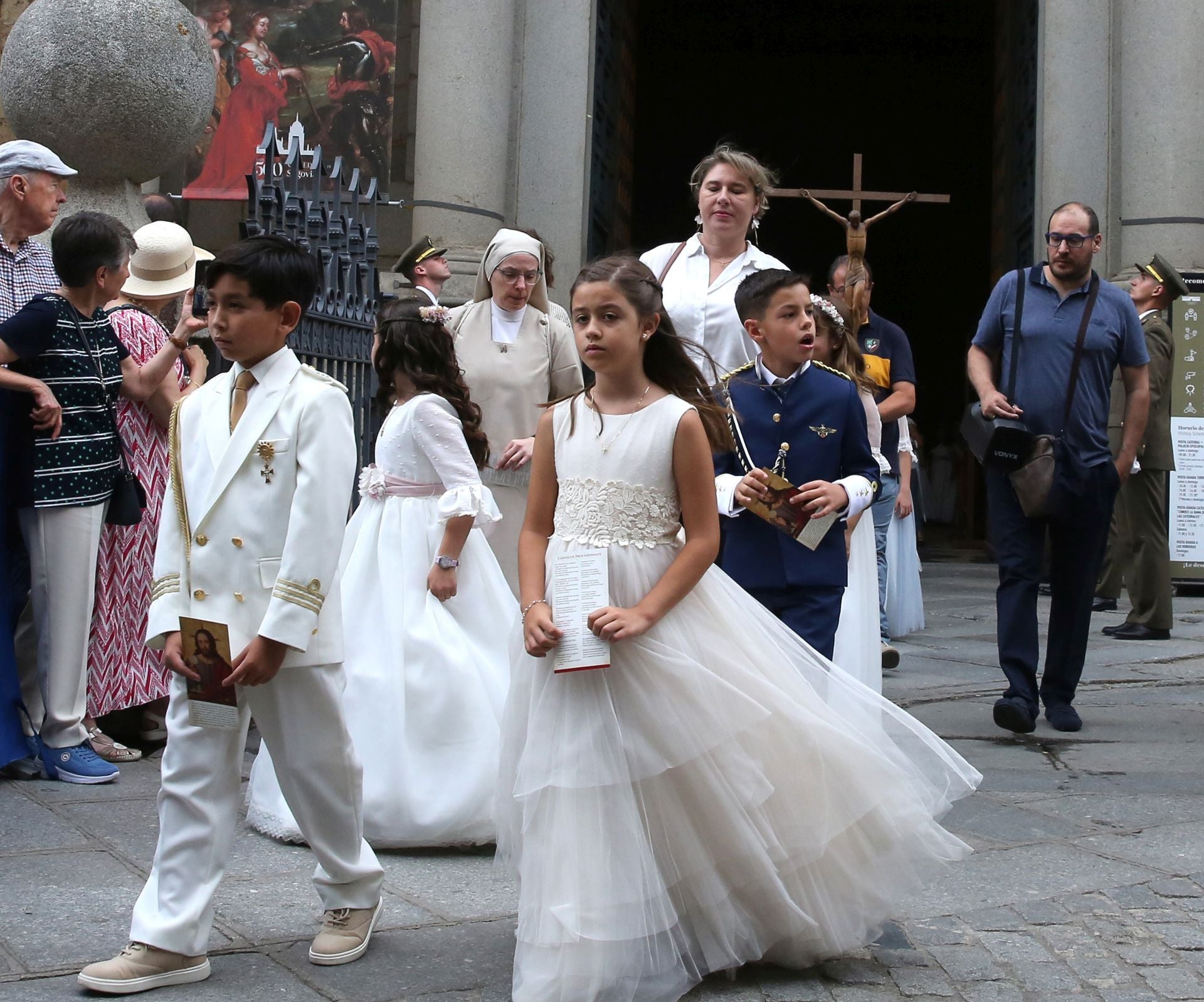 La accidentada procesión del Corpus, en imágenes
