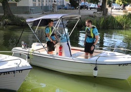 Servicio de barcas turísticas en la Dársena del Canal de Castilla el año pasado.