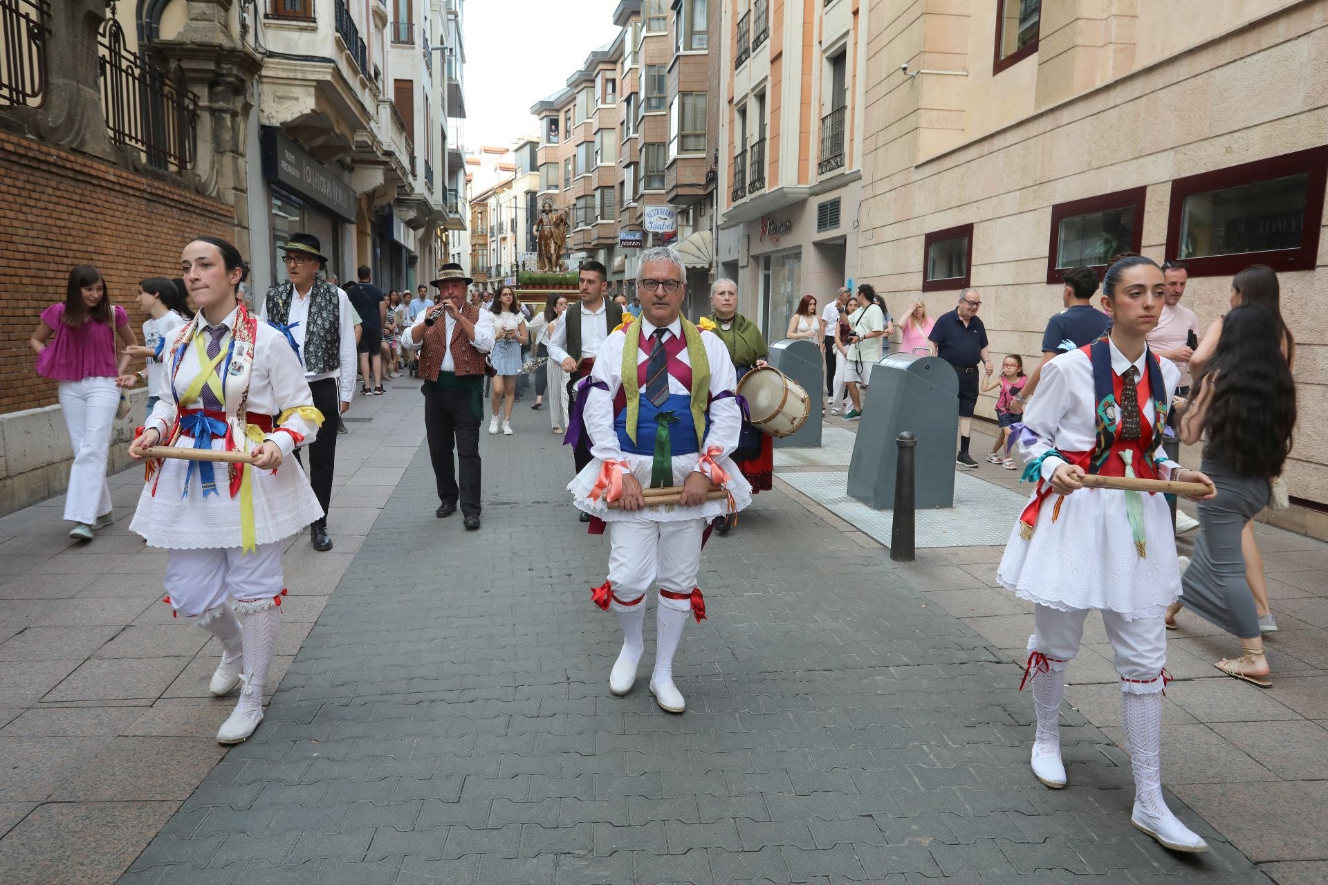 Miles de plantas de tomillo para festejar San Juan en Palencia