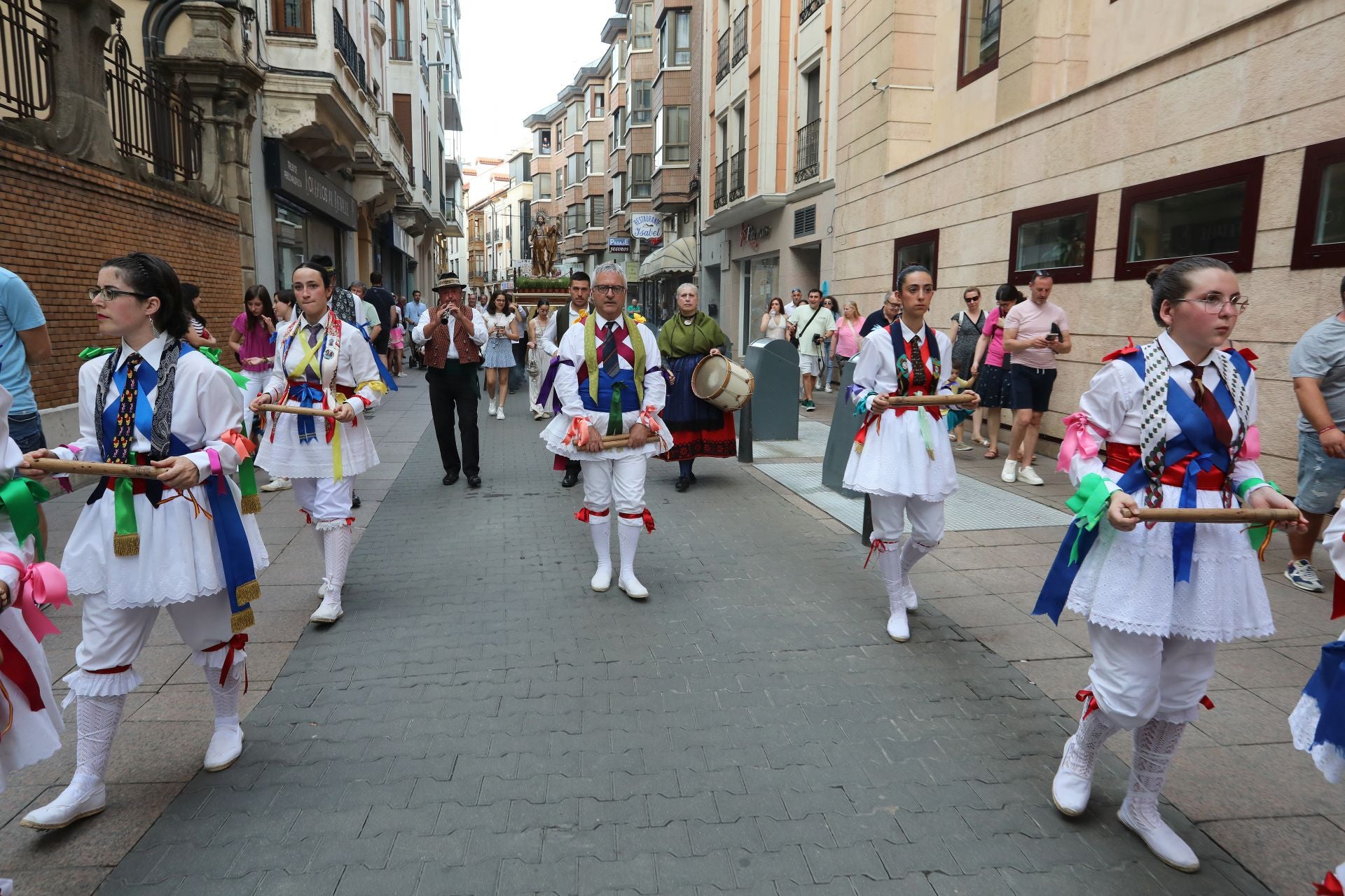 Miles de plantas de tomillo para festejar San Juan en Palencia