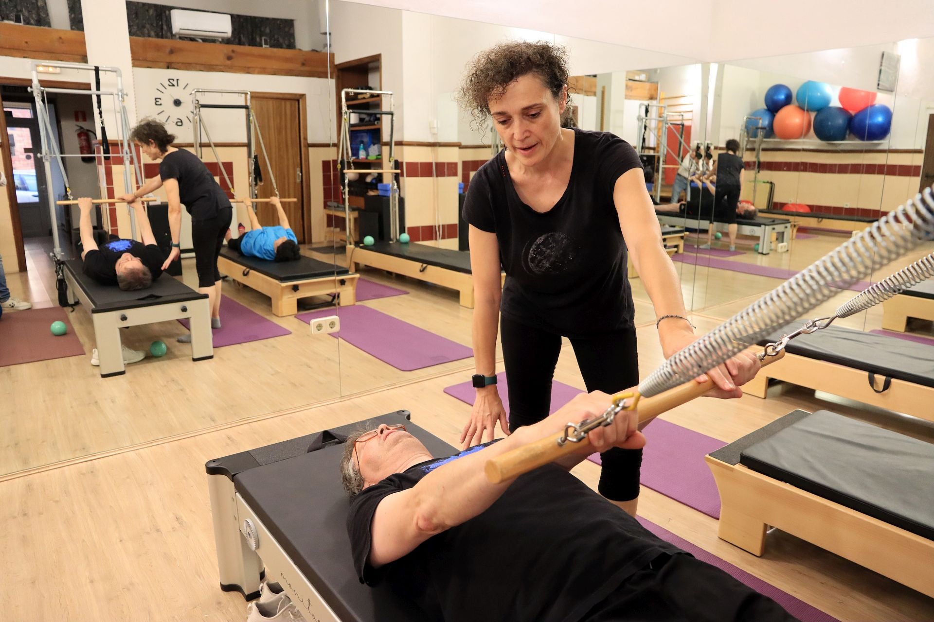 Un ejercicio en una clínica de fisioterapia de Segovia.