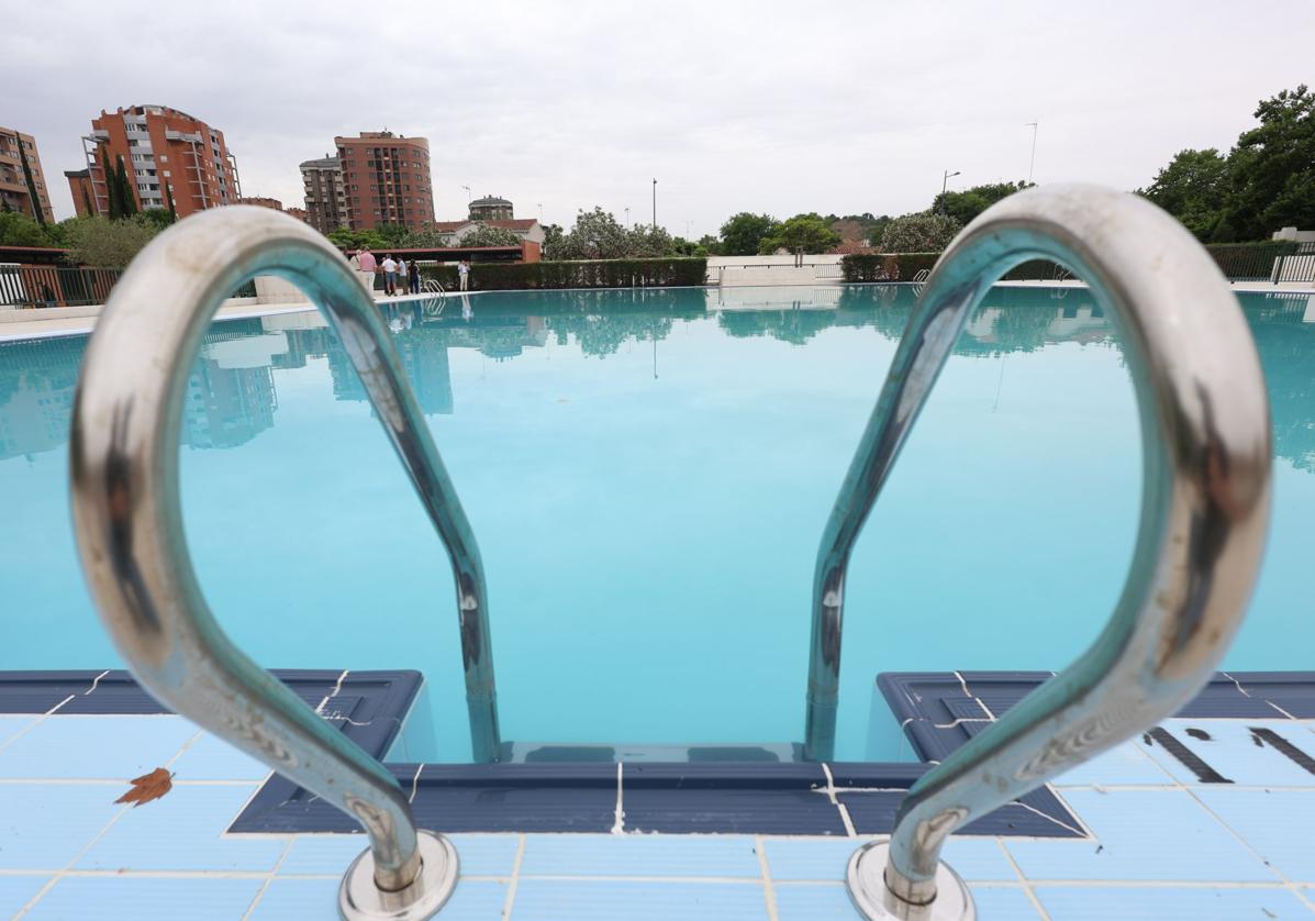 El vaso de la piscina Riosol es el más grande de los cinco de verano con los que cuenta la ciudad.