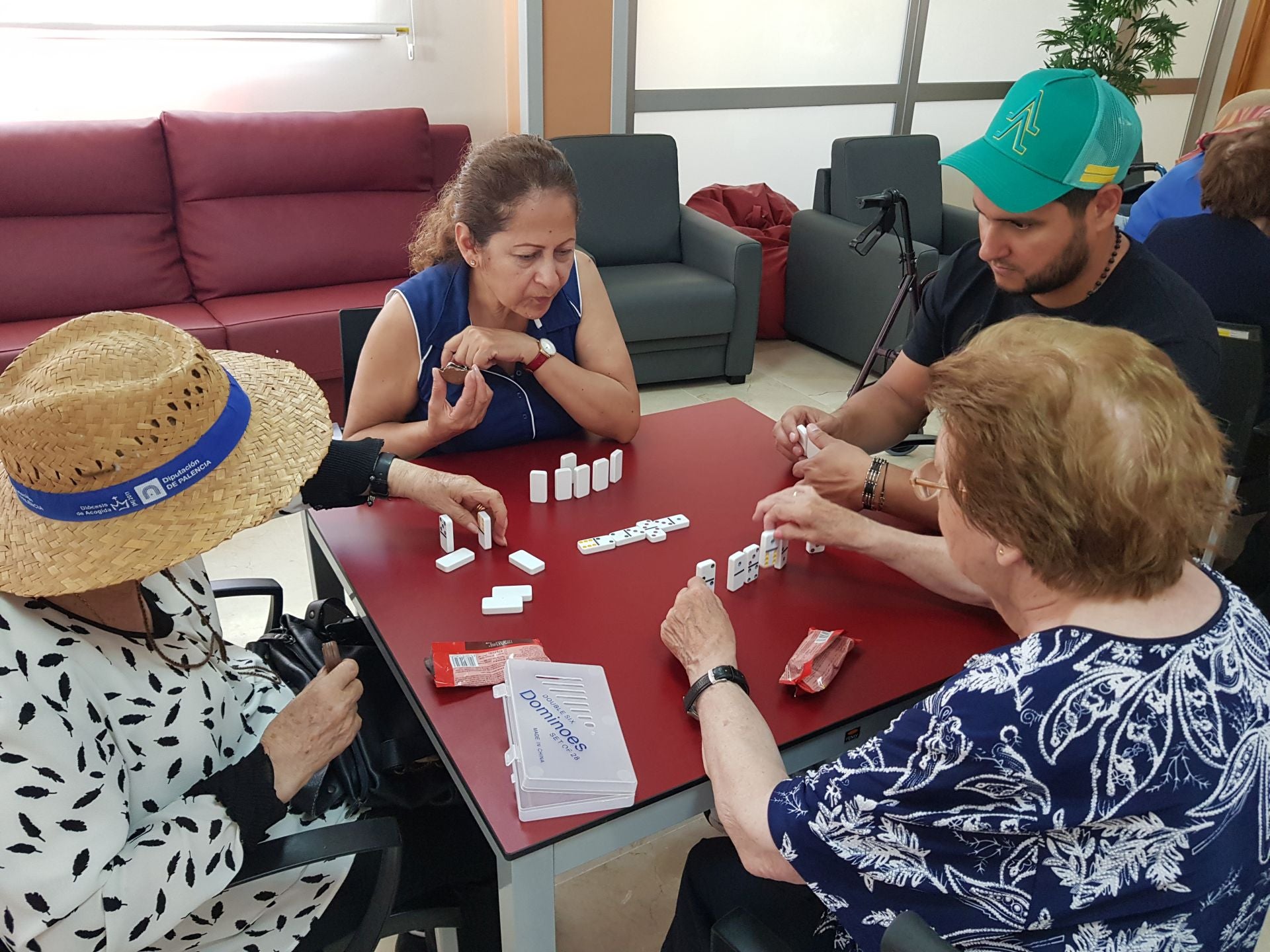 Celebración del día del refugiado en el centro San Juan de Dios de Aguilar