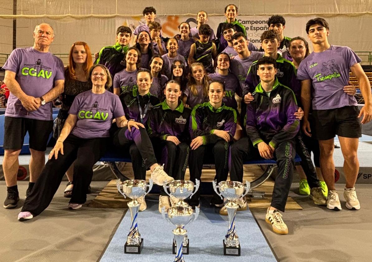 Imagen principal - El Club Gimnasia Acrobática se proclama campeón de España en dobleminitramp