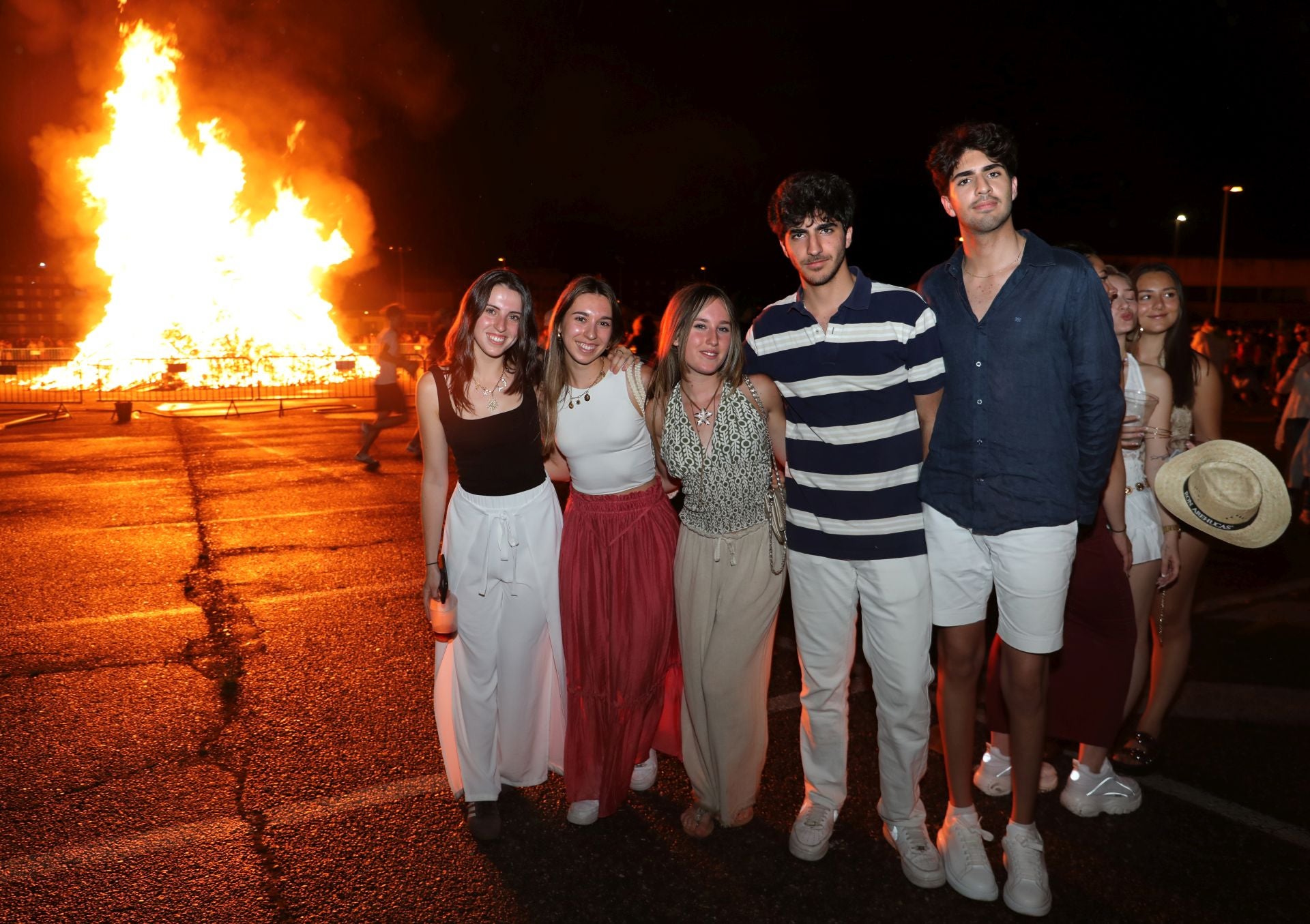 Así fue la hoguera de San Juan en Palencia