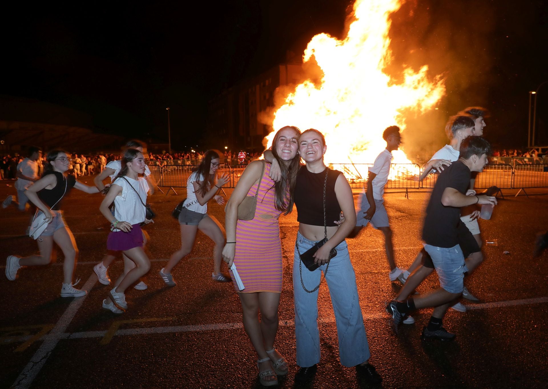 Así fue la hoguera de San Juan en Palencia