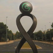 Una gran escultura en la rotonda del Hospital Río Carrión para destacar la labor de la Asociación del Cáncer