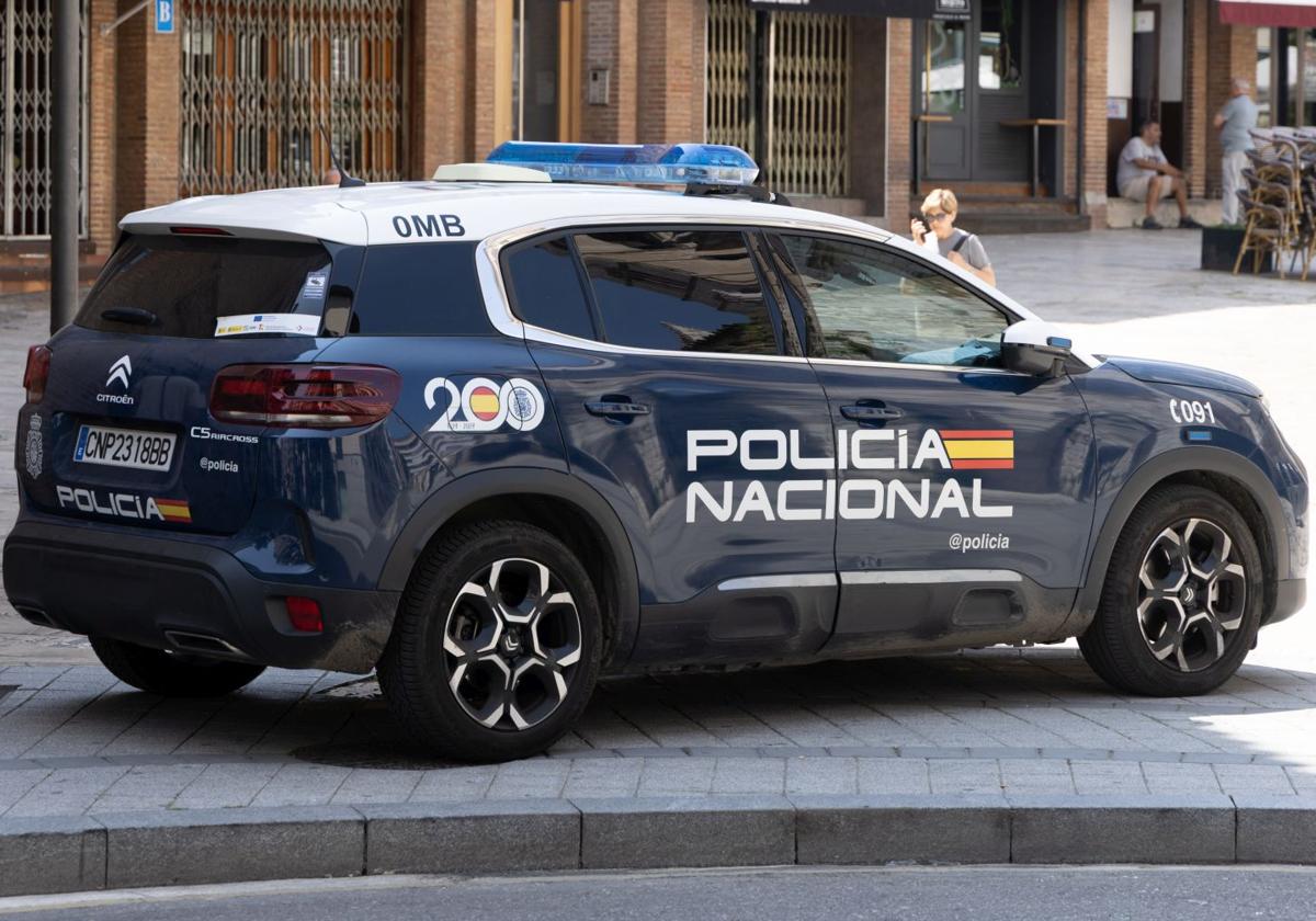 Imagen de archivo de un vehículo de la Policía Nacional.